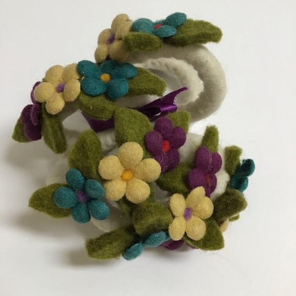 Napkin Rings SET OF 6 Holders Artisan Handmade Boiled Wool Felt African Violets - Picture 1 of 8